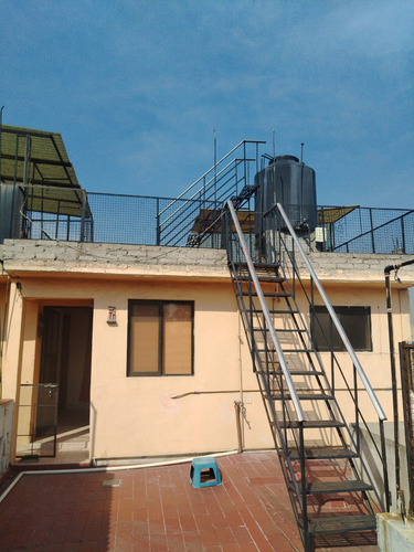 Sr Vende Amplia Y Bonita Casa De 4 Recámaras En Col. Gertrudis Sánchez