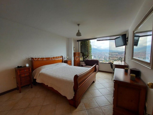 Casa En Venta, Ubicada En La Urbanizacion El Cafetal Mls #23-6194