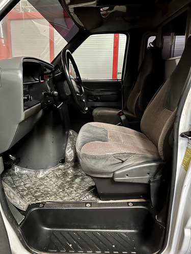 Imagen 10 de 18 de Ford Econoline 350