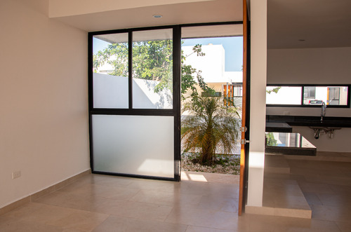 Última Casa(1p) En Venta En Privada Gardena, Cholul