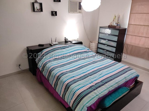 Dp - Llano Verde , Estupendo Apartamento 108 M² Completamente Amoblado, Muy Iluminado, Calle Cerrada