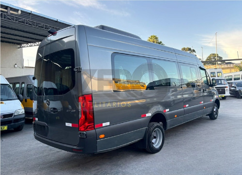 Van Mercedes Sprinter 517 Big 2025 Executiva 21 Lugares 0km