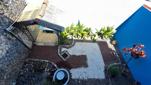 Imagen 2 de 9 de Casa Dos Plantas Y Patio