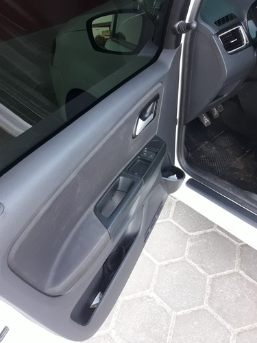 Imagem 6 de 10 de Volkswagen Fox 2013 1.0 Vht Black Total Flex 5p