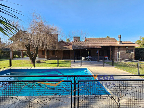 Casa En Venta Y/o Alquiler En Country Banco Provincia, Francisco Alvarez Moreno