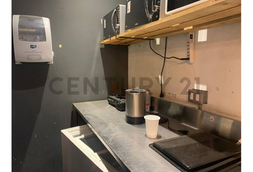 Amplio Local Comercial En Las Condes