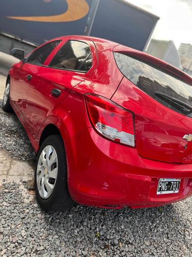 Imagen 14 de 24 de Chevrolet Onix 2016 1.4 Lt 98cv