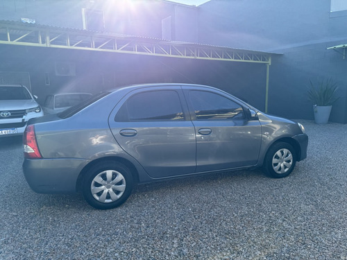 Toyota Etios 1.5 Sedan Xs