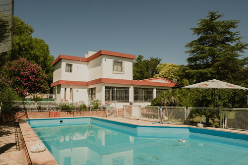 Gran Casa En Venta - Ideal Para Inversión Emprendimiento Turístico (hostel U Otro)