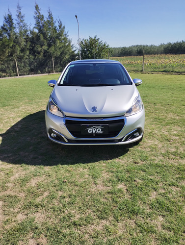 Peugeot 208 1.6 Urban Tech