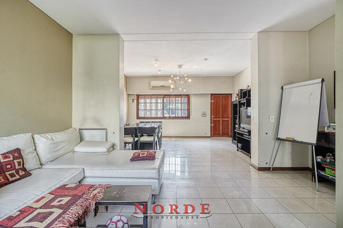 Venta Mataderos Montiel 1900 Casa 5 Ambientes Terraza Garaje