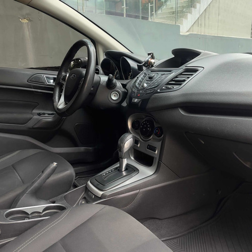 Imagen 13 de 17 de Ford Fiesta 2015 1.6 Hatchback Se