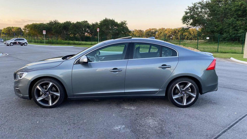 Volvo S60 2016 2.0 T6 R-design Drive-e 4p