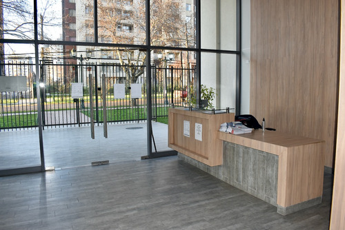 Edificio Av. Lo Ovalle (1 Est. 1 Bod.) Vista Norte Piso 4