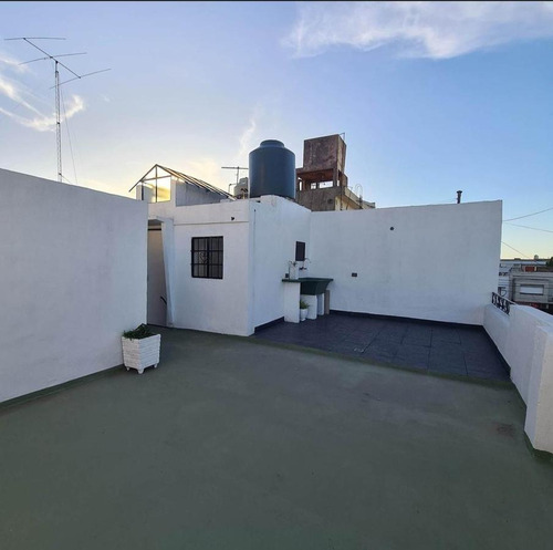 Casa En Venta - 4 Dormitorios 2 Baños - 179mts2 - Avellaneda