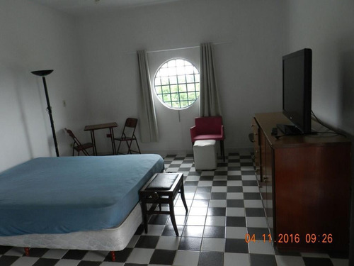 Chácara Em Guararema, Capacidade Aprox. 80 Dormindo, 10 Mil M², Acesso Fácil, Local Calmo.