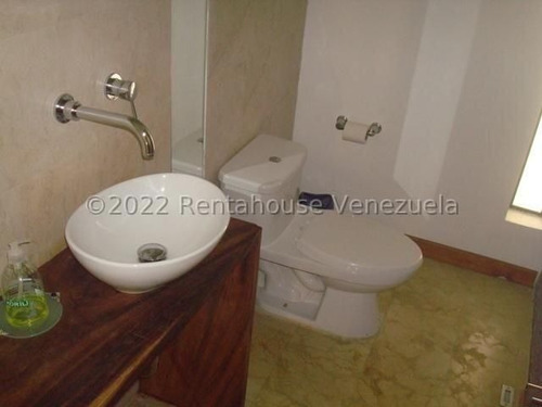 Imagen 14 de 17 de Livy Ramirez Vende Casa En Cumbres De Curumo Mls #22-16794