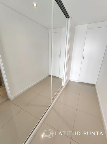 Piso Alto En Brava- Ref: 1188
