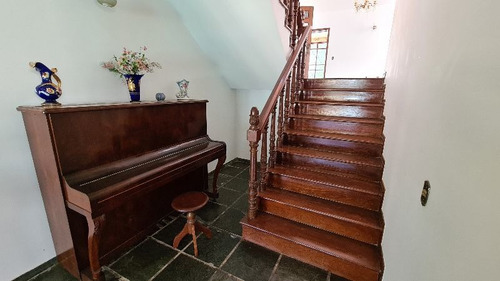 Casa À Venda- Bandeirantes (pampulha)