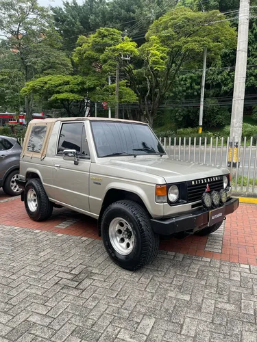 Mitsubishi Montero 2.6 L042 Lona
