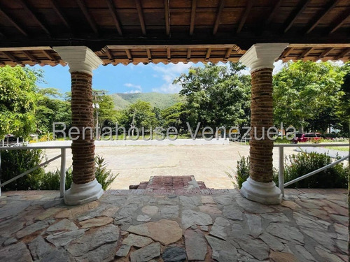 Choroní !! Hermosísima Casa De Hacienda, Estilo Colonial, Operando Actualmente Como Posada Con Servicios, 6.273 M2 Terreno, 1.000 M2 Construcc. 10 Hab., 10 Baños, 20 Pe. Proyecto De Expansión !!