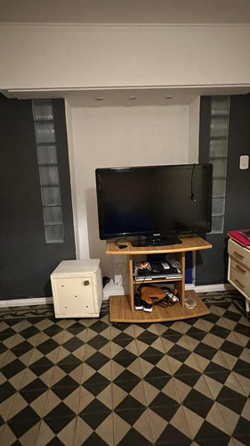 Casa En Venta - 3 Dormitorios 2 Baños - Cochera - 300mts2 - Oriente
