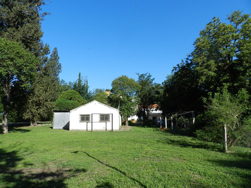 Casa Con Terreno De 3 Hectáreas Con Edificio De 1300 M En Córdoba, Camino A Saldán