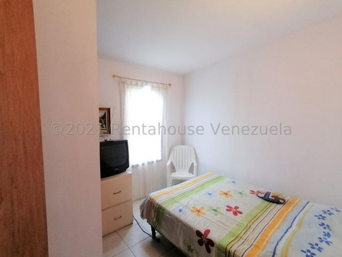 Imagen 17 de 30 de Casas En Venta El Amanecer Cabudare Lara. 3 Habitaciones 2 Baños 2 P/e Cod # 22 - 7781 Katty Vasquez Rentahouse 412 - 1498654 Contactame! Excelente Precio De Oportunidad E Inversion. Negociable !!!