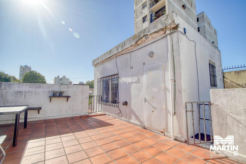 Florida Casa Ph 4 Ambientes, 2 Dormitorios Y Escritorio Con Patio Y Terraza. 2 Cuadras De Avenida.