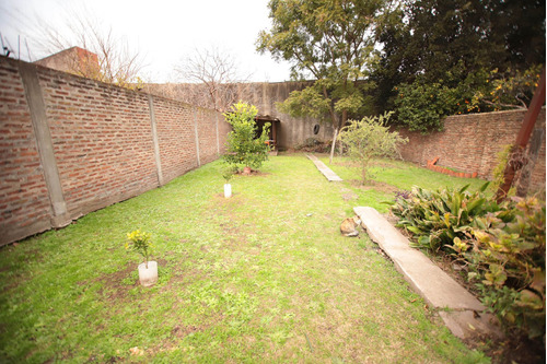 Venta Casa 3 Ambientes - Lote 400mt2- Permuta