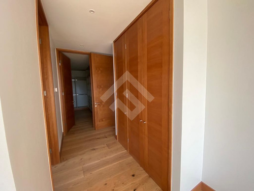 Casa En Venta De 5 Dorm. En Piedra Roja, Colina