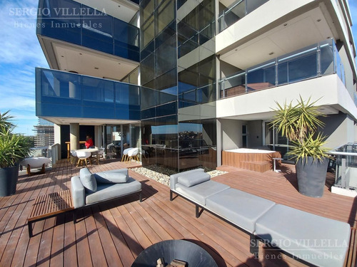 Imagen 7 de 28 de Departamento De Tres Dormitorios En Venta En Pichincha
