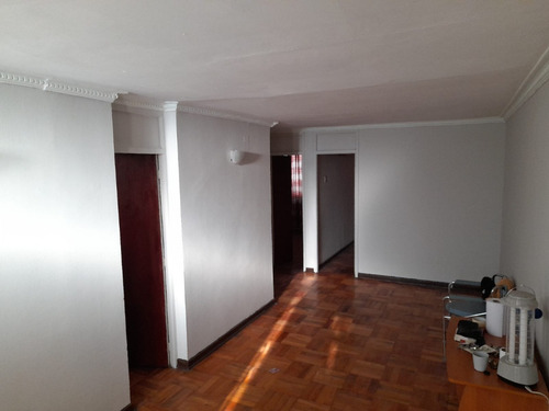 Se Vende Amplia Casa Esquina En Los Cerezos La Cisterna