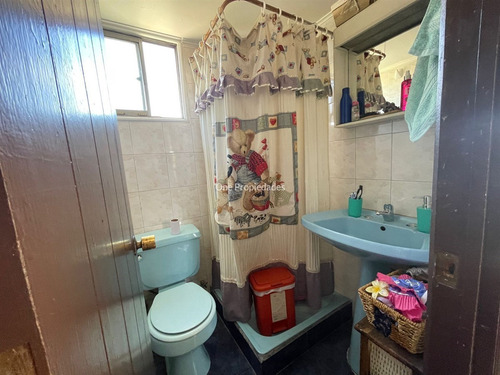 Casa En Venta De 5 Dorm. Sala De Estar. En Lo Barnechea