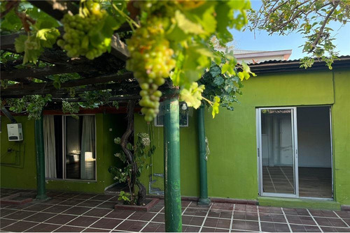 Imagen 5 de 12 de Venta Casa Adosada - Pasaje Navarrete 5d-4b