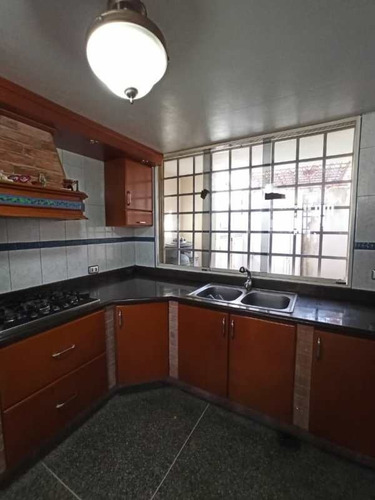 Imagen 3 de 6 de Casa En Venta Valencia Urb. Trigal Norte Foc-983 Zoraida Araujo 04244574535