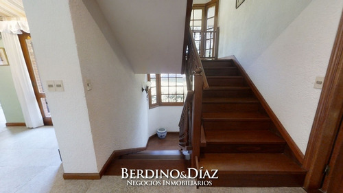 Preciosa Mansión En Exclusivo Barrio Beverly Hills- Ref: 326
