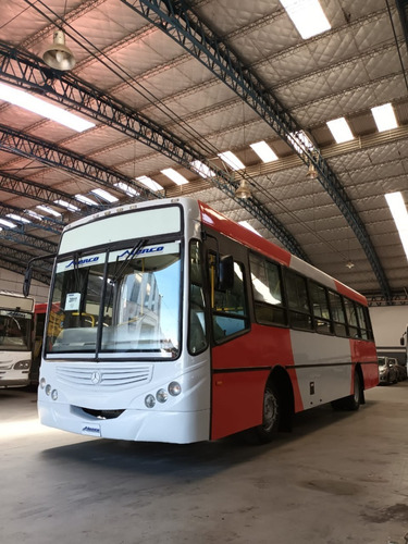 Imagen 3 de 10 de Mercedes Benz Of 1418