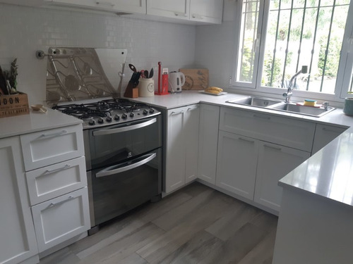 Imagen 9 de 14 de Chalet En Venta En Parque Leloir