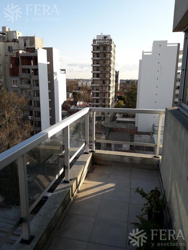 Imagen 5 de 15 de Venta De Amplio Departamento 3 Ambientes En Quilmes (25952)