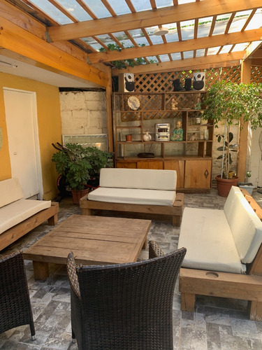 Casa En Venta A 2 Cuadras De La Plaza De Peñaflor, Excelente
