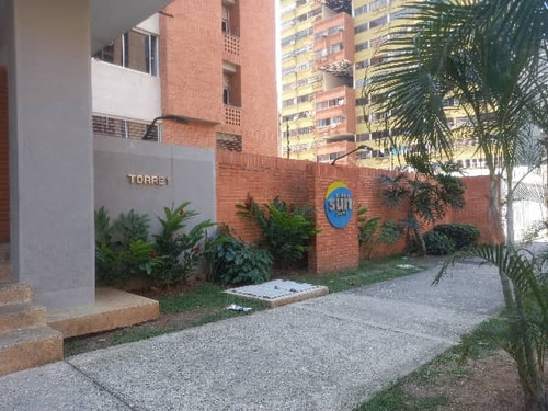 Karina Acosta Vende Apartamento En Conjunto Residencial Sun Suites Mañongo Pla-1670