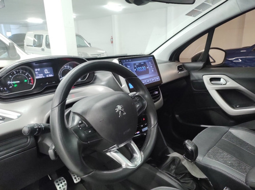 Imagen 17 de 23 de Peugeot 208 Feline 1.6