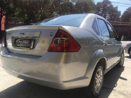 Imagem 8 de 14 de Ford Fiesta Sedan 1.6 (flex) Flex Manual