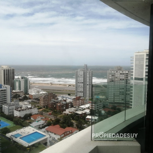 Apartamento En Venta, Piso Alto Con Vista Al Mar - Ref: 740