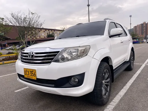 Toyota Fortuner 2.7 Sr5 4X2