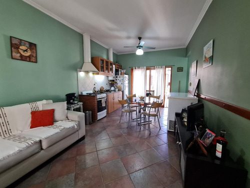 Imagen 2 de 17 de Casa Apta Para 2 Familias Acepta Permuta!!!!!