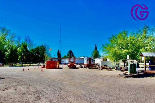 Greenwood Vende Base De Operaciones, Edificaciones Y Gran Terreno En Carril Rodriguez Peña.