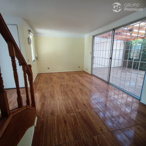Casa En Venta De 3d 2b Y 1e En Puente Alto