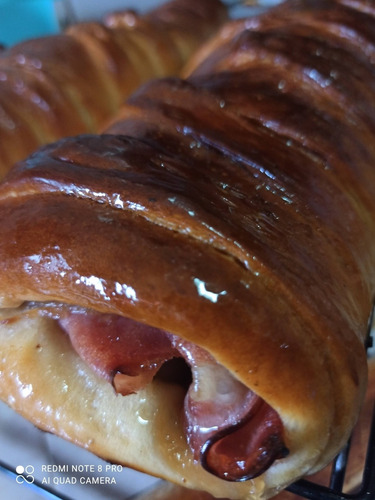 Imagen 2 de 3 de Pan De Jamon Caracas Full Relleno Toque Dulce 100% Artesanal